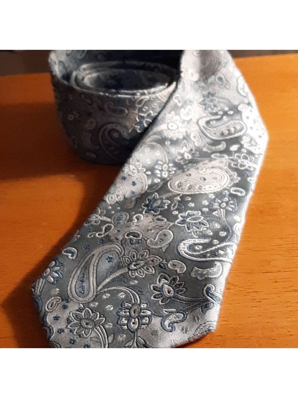 Geoffrey Beene silver blue Tie
